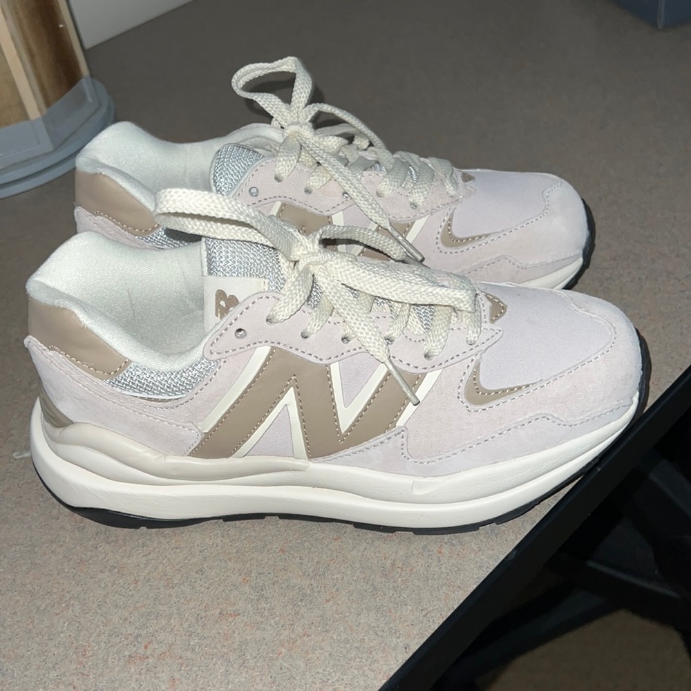 New balance 57/40 au lait